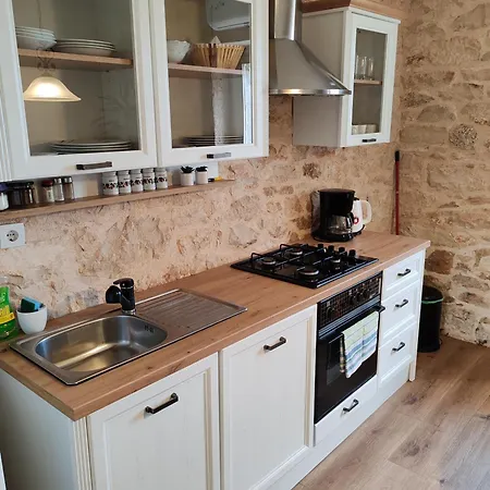 Simun&jakov Apartman *