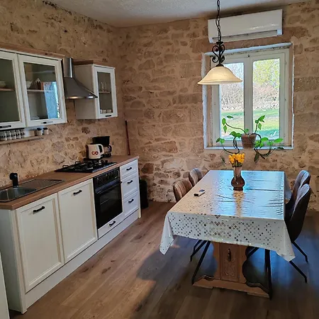 Simun&jakov Apartment