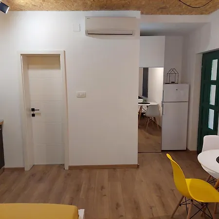 Simun&jakov Apartman *