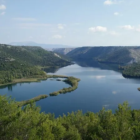 Simun&jakov Apartman *